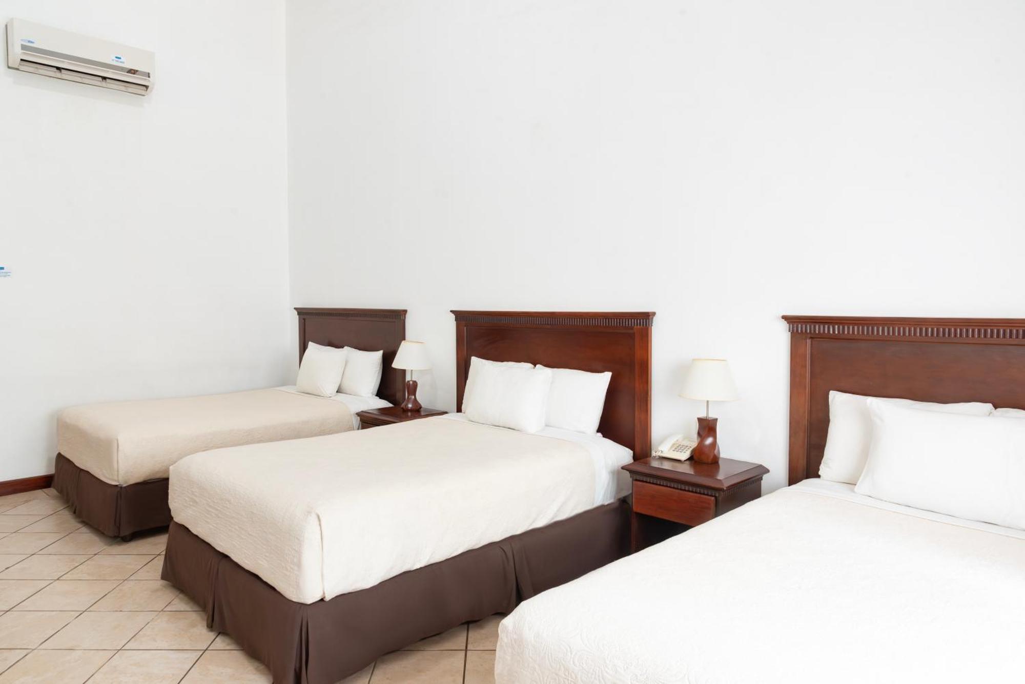 Hotel Cayman Suites มอนเตริโก ภายนอก รูปภาพ