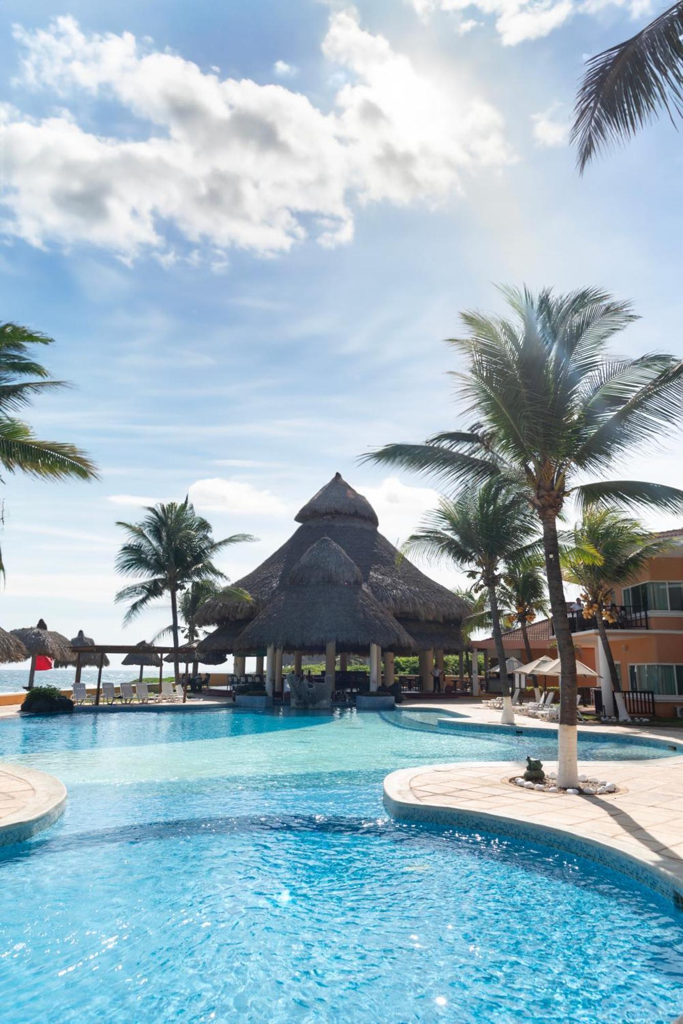Hotel Cayman Suites มอนเตริโก ภายนอก รูปภาพ