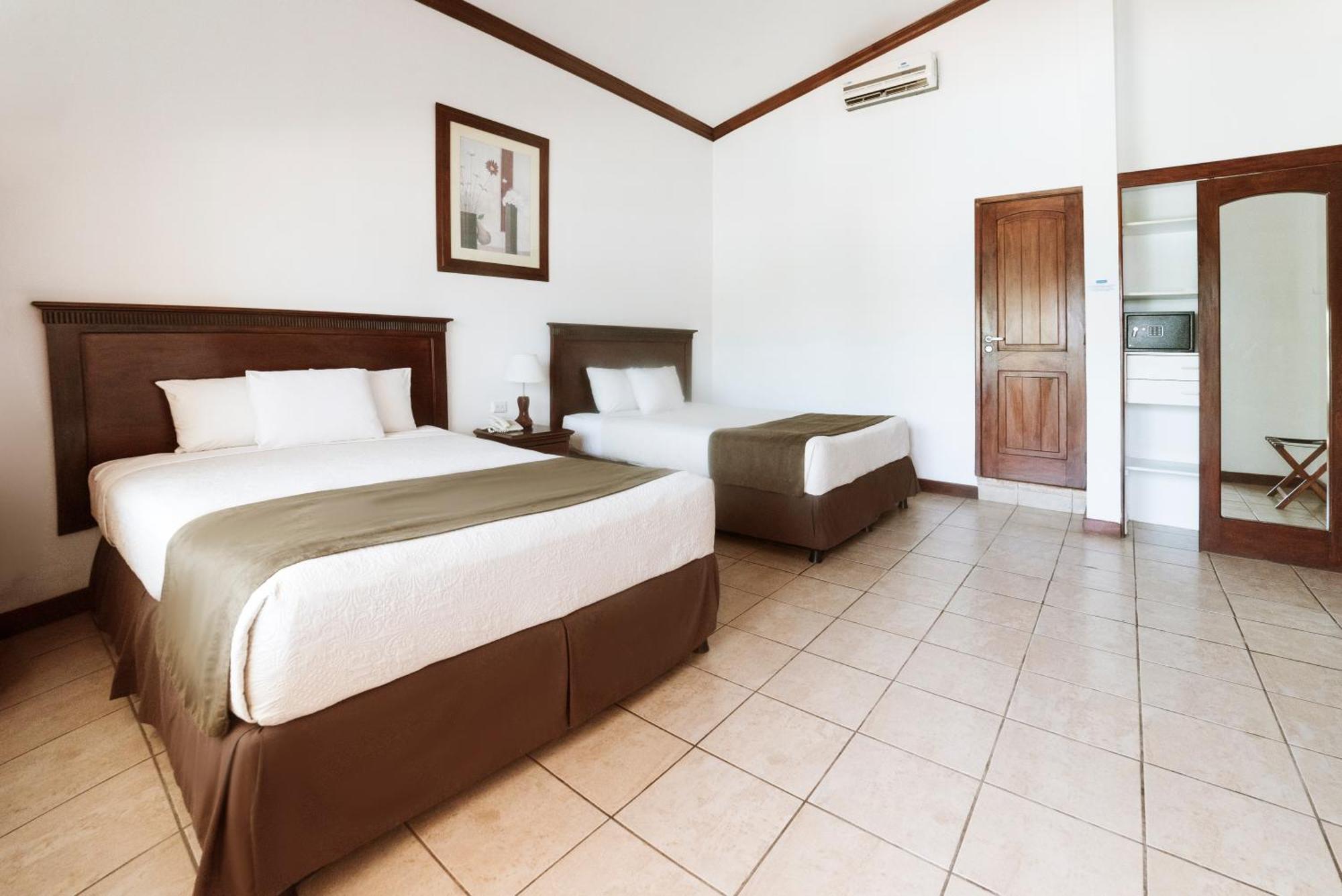 Hotel Cayman Suites มอนเตริโก ภายนอก รูปภาพ