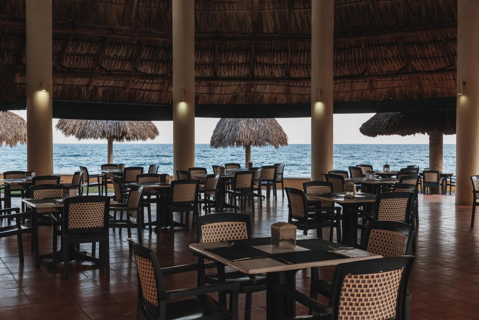 Hotel Cayman Suites มอนเตริโก ภายนอก รูปภาพ