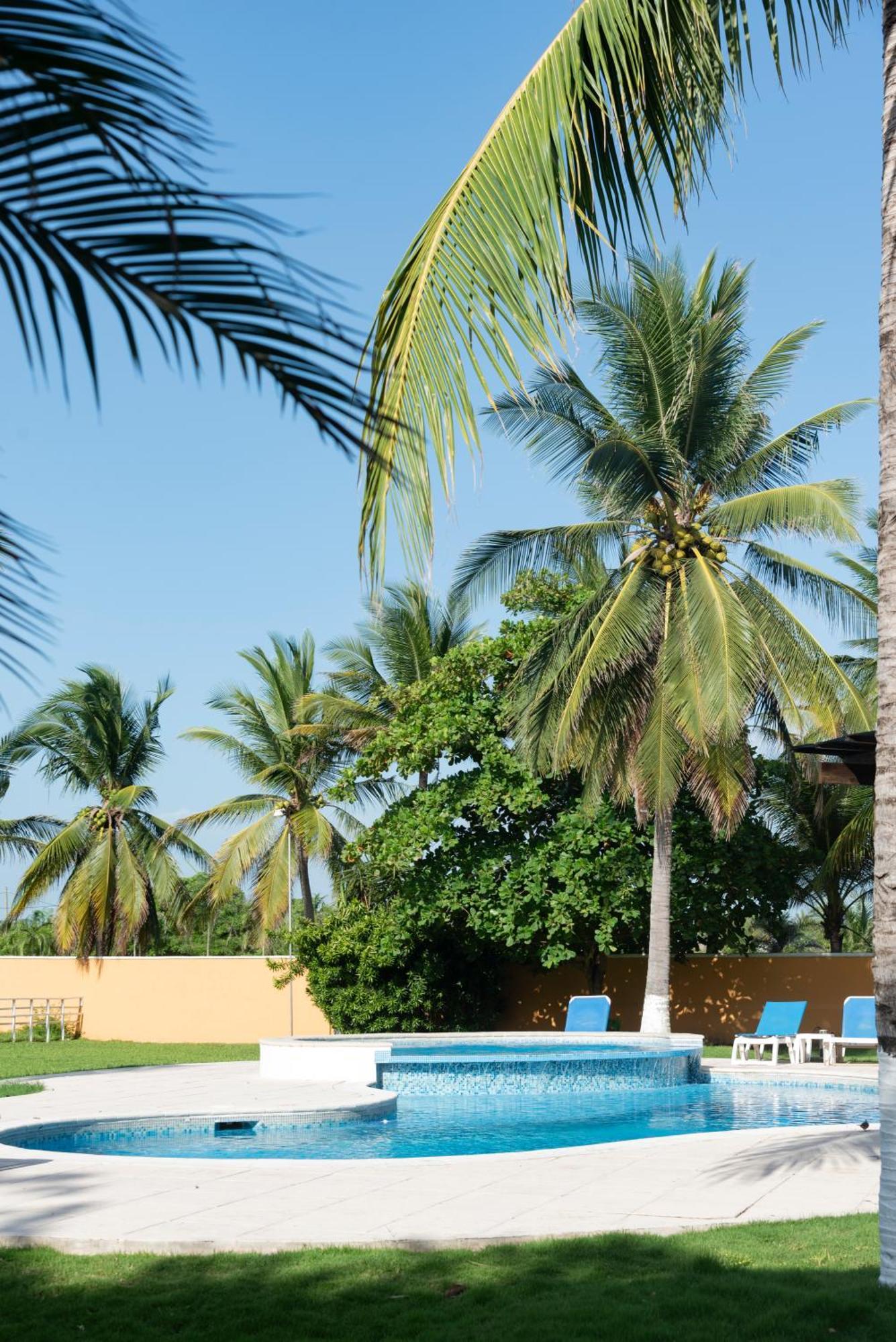Hotel Cayman Suites มอนเตริโก ภายนอก รูปภาพ